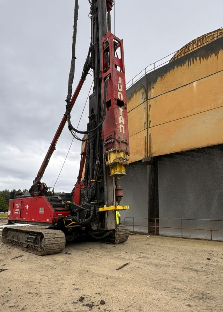 Palemetto piling machine